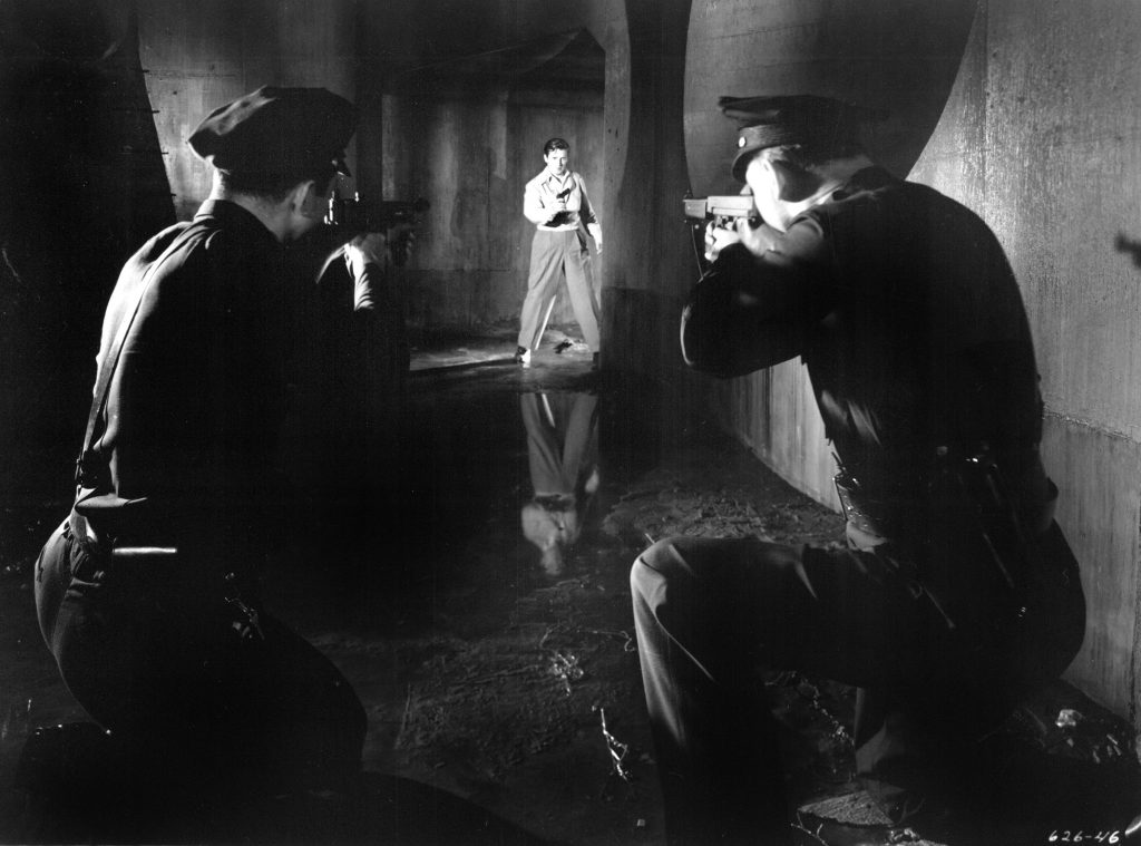 HE WALKED BY NIGHT (1948)